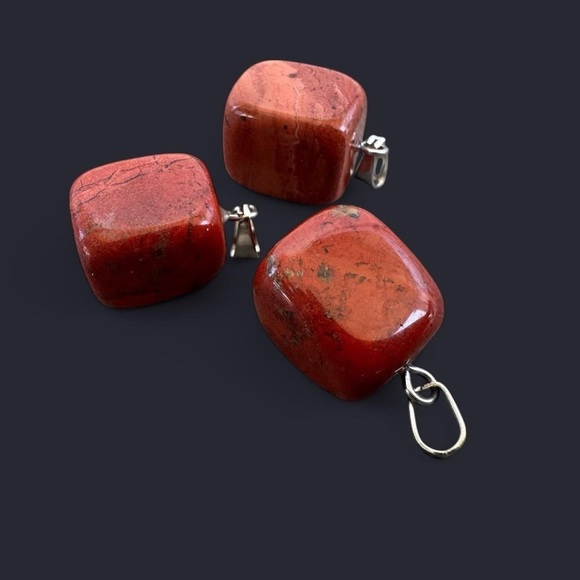 Red Jasper Stone Pendant Necklace - Picture 3 of 3